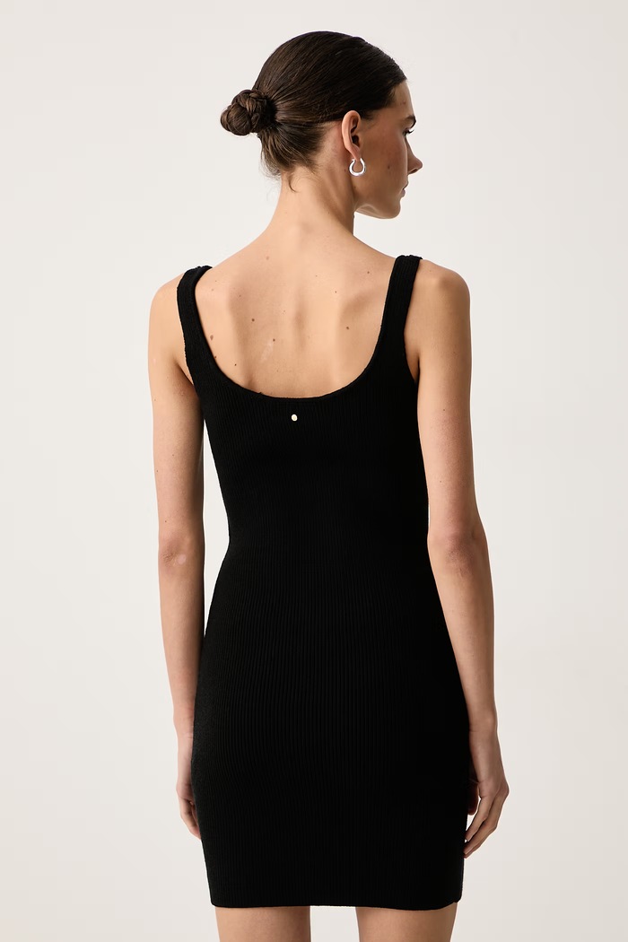 Odzież Armani Exchange Sukienka sweterkowa z wiskozą XW002652.AF13780 czarny