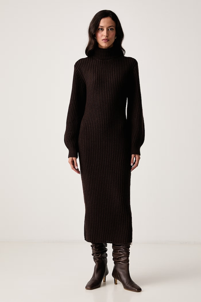 Armani Exchange Rochie tricotată cu lână maro XW002636.AF16604