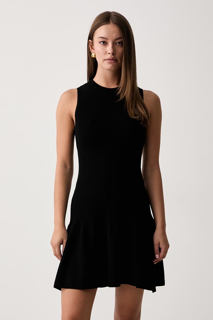 Armani Exchange sukienka z wiskozą czarny XW002870.AF10352