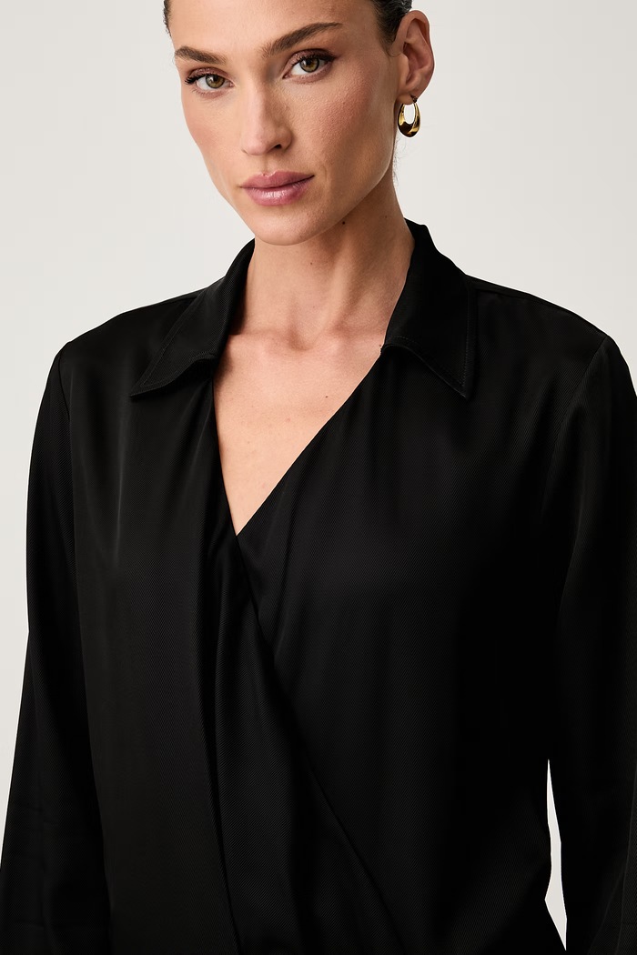 Trussardi sukienka kopertowa z wiskozy czarny 7021A001885N
