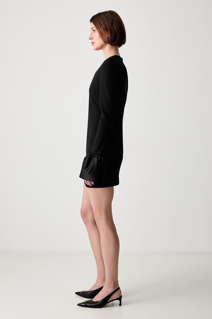 Rotate FRILL SLEEVED sukienka gładka 116160100 czarny AW26