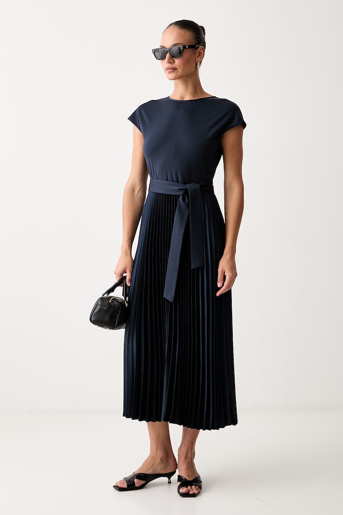 Weekend Max Mara sukienka rozkloszowana z lyocellem WKDGELA 2625626021600 granatowy AW26