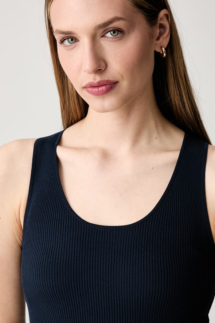 Weekend Max Mara sukienka sweterkowa z wiskozą WKDCALIBRI granatowy 2625326011600
