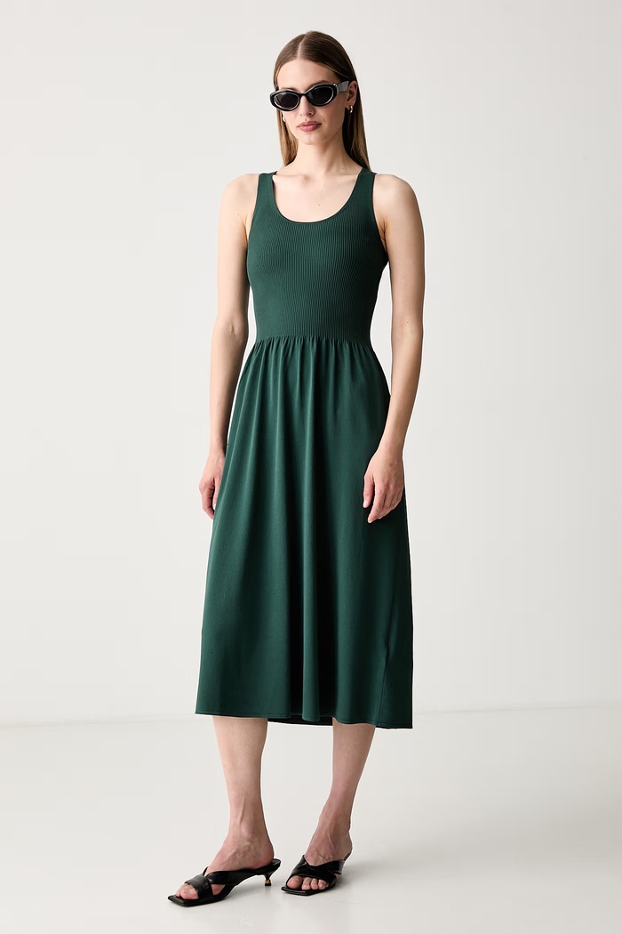 Weekend Max Mara sukienka sweterkowa z wiskozą WKDCALIBRI 2625326011600 zielony AW26