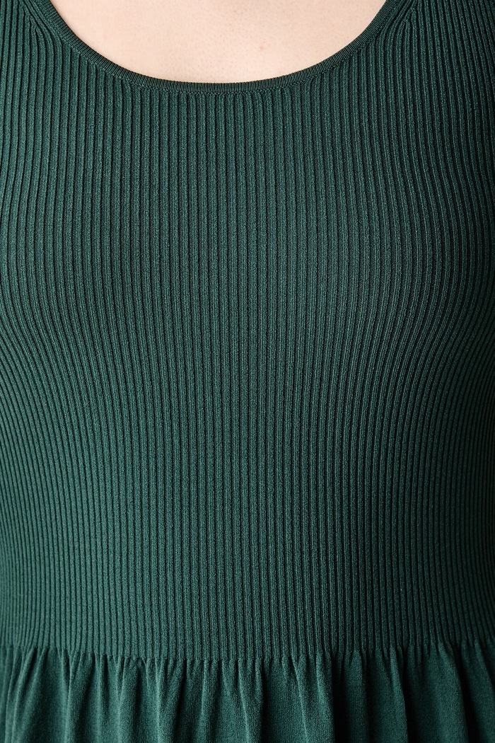 Weekend Max Mara sukienka sweterkowa z wiskozą WKDCALIBRI 2625326011600 zielony