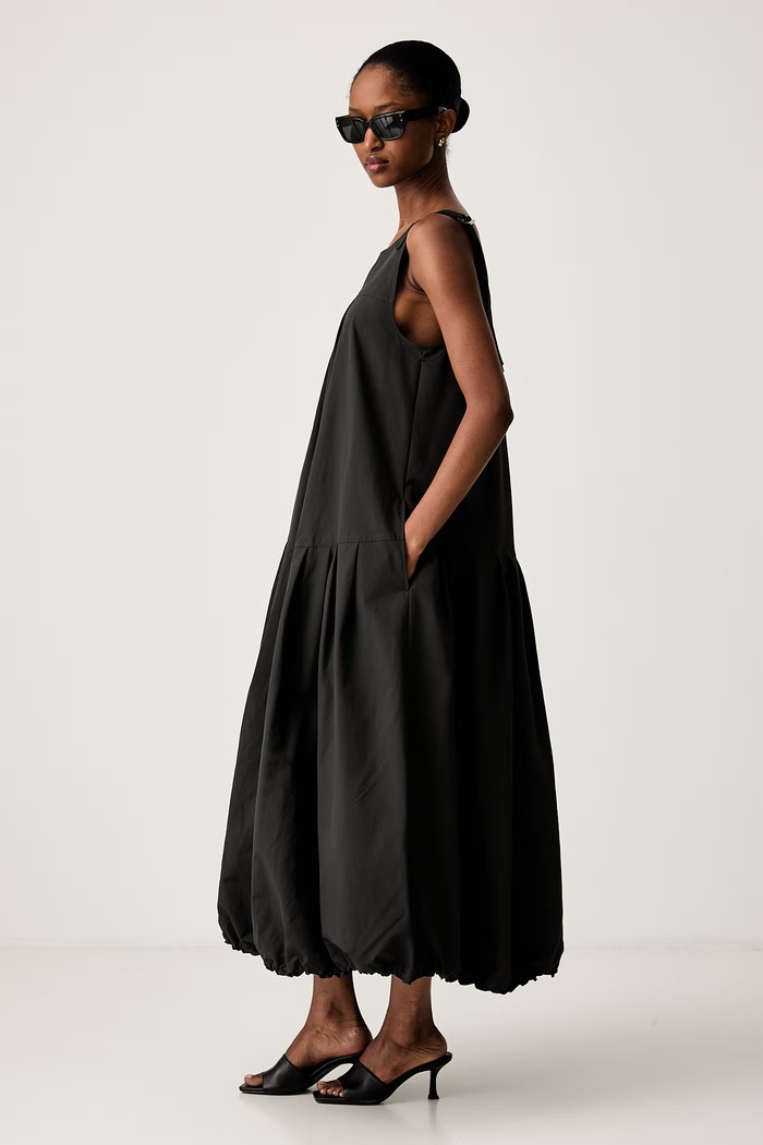 Weekend Max Mara sukienka bombka WKDLEGENDA 2625226061600 czarny AW26
