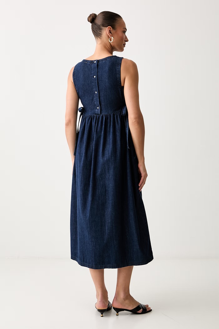 Odzież Weekend Max Mara sukienka rozkloszowana jeansowa WKDABANO 2625226051600 granatowy
