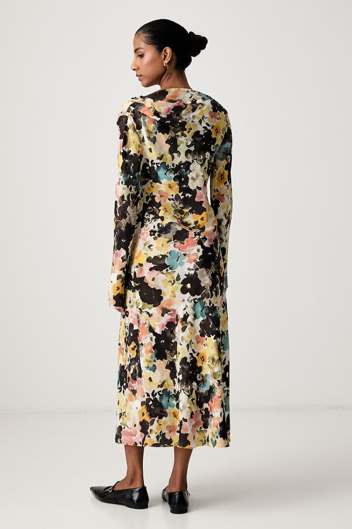 Odzież Stine Goya Sukienka rozkloszowana z lyocellem SG.AW26.D341.2263 czarny