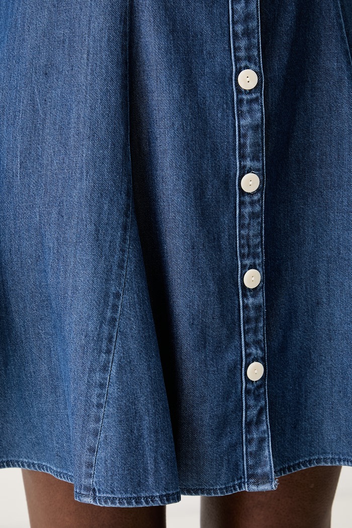 Levi's košeľové šaty s lyocellom MERCER SL MINI 007Y8 modrá