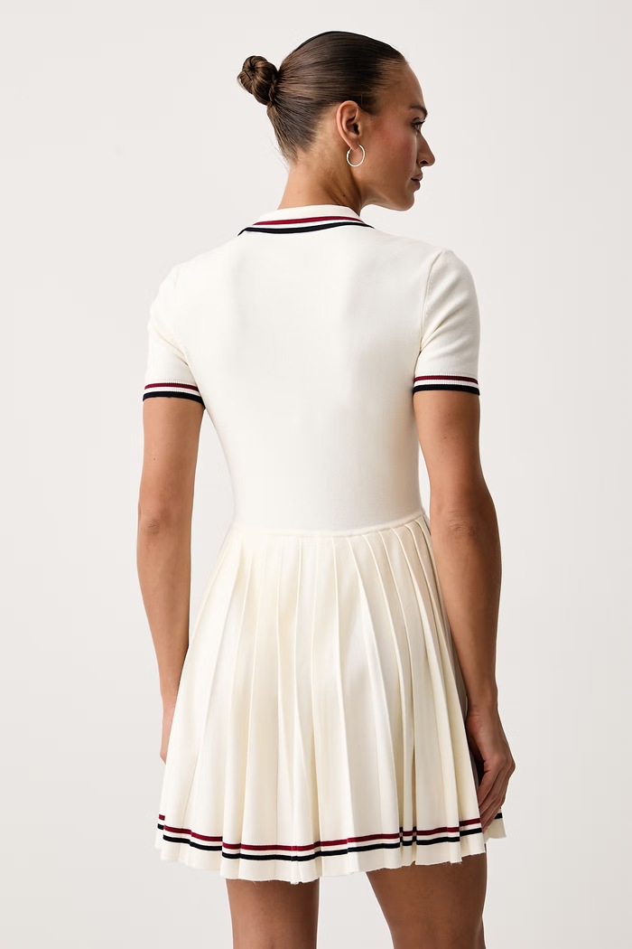Odzież Guess Sukienka rozkloszowana z wiskozą MARILYN W6BK98.Z2277 beżowy