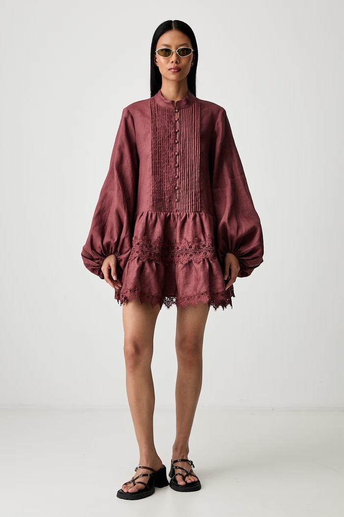 Bardot sukienka lniana ANTONIA 59849DB2 bordowy AW26