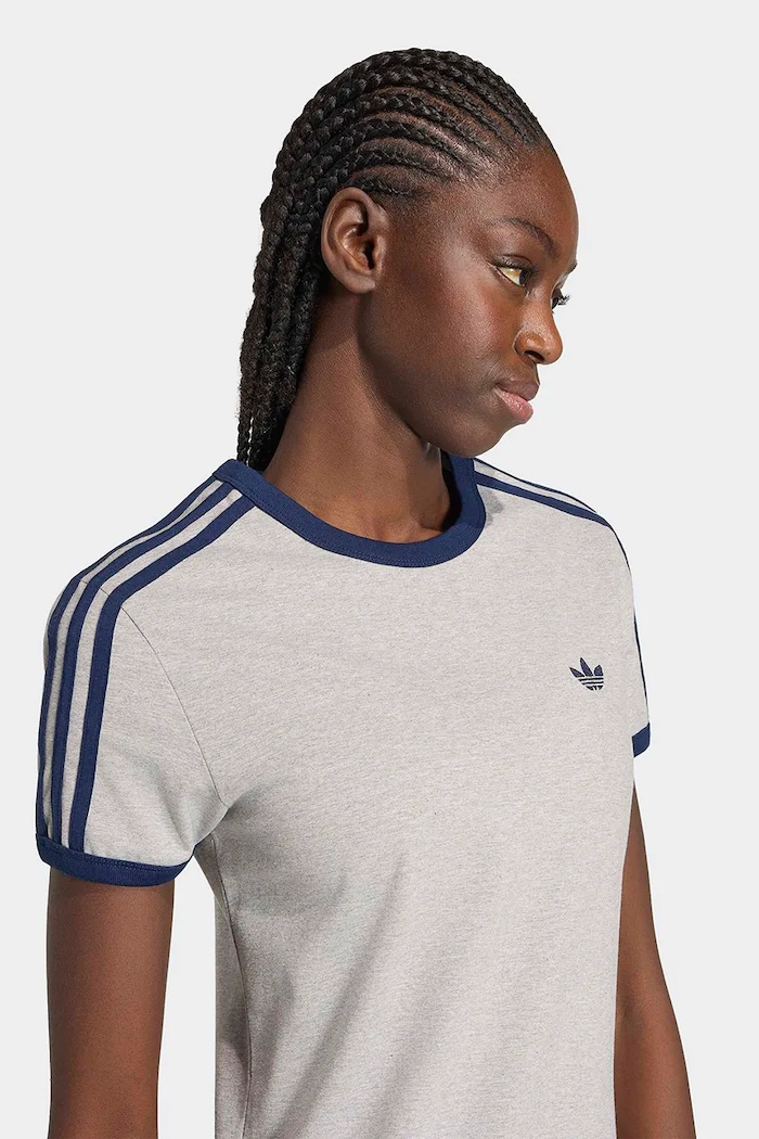 Šaty bavlnené s elastanom adidas Originals KS4764 sivá