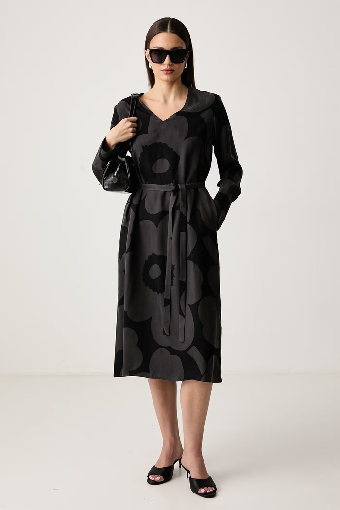 Marimekko Šaty s lyocellom 096291 sivá AW26