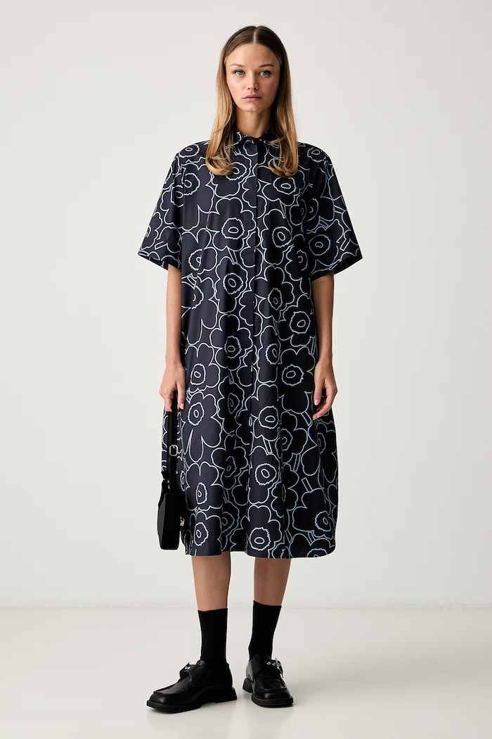 Marimekko sukienka bawełniana z elastanem 095994 granatowy AW26