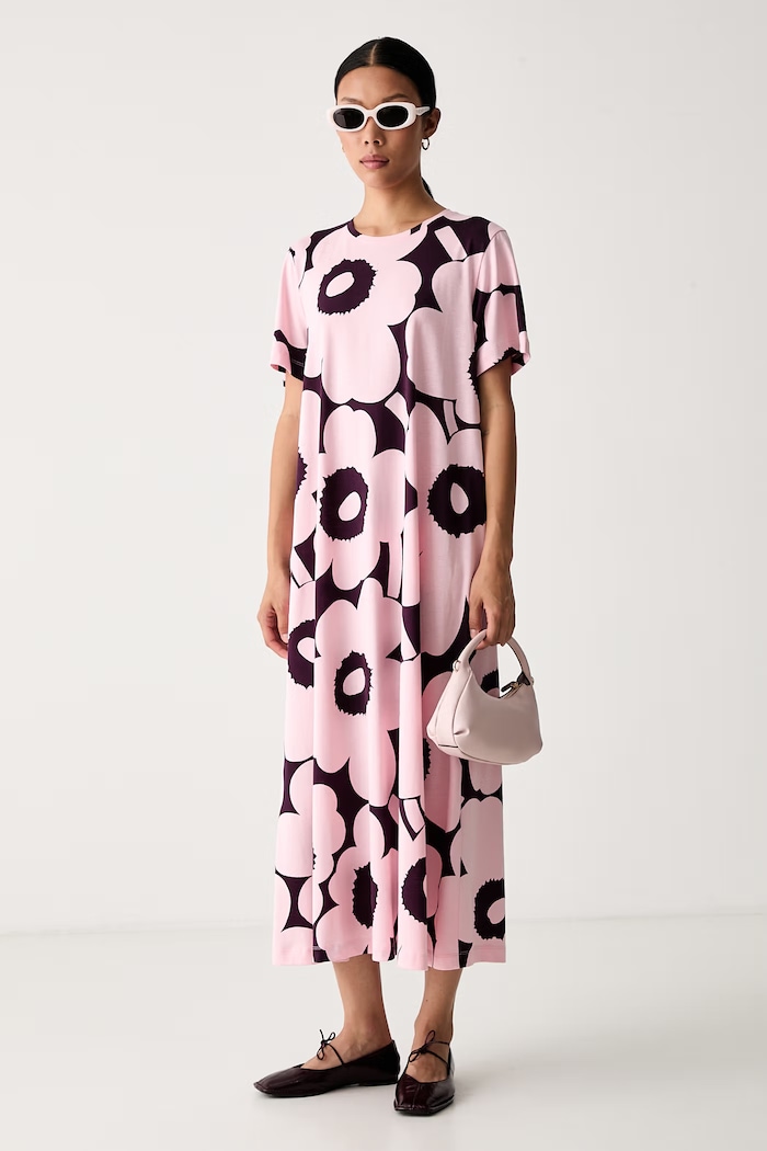 Marimekko рокля от памук 095918 розов AW26