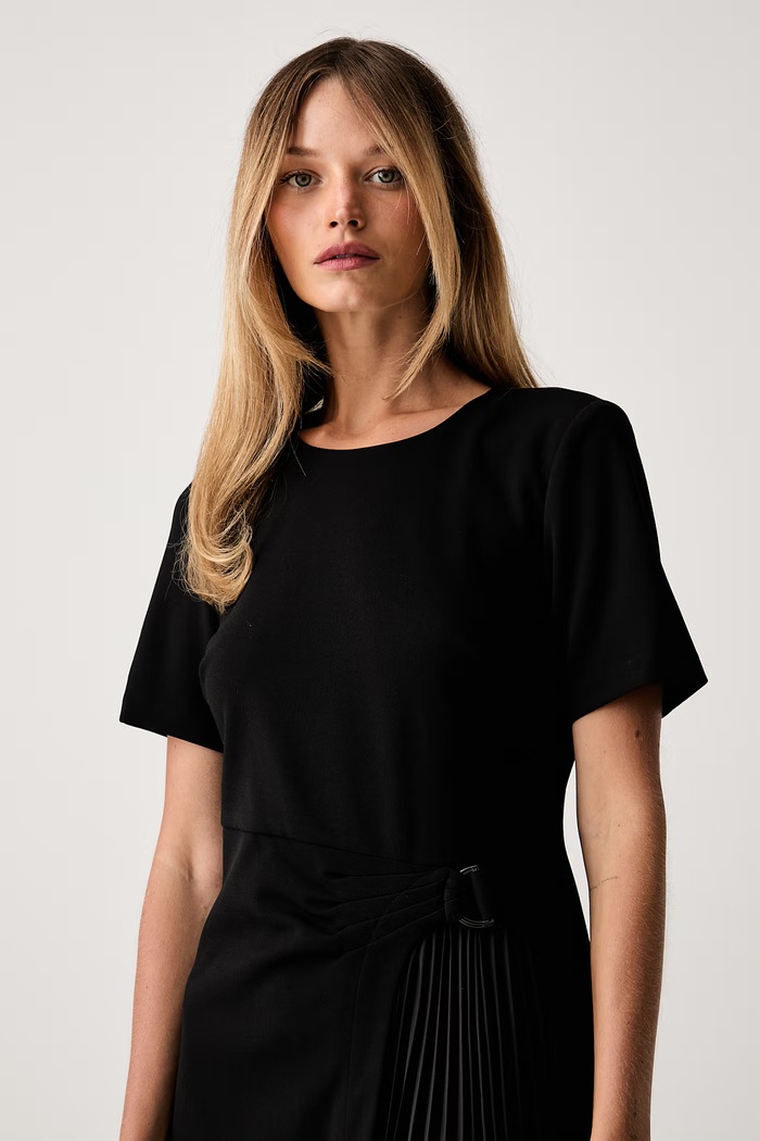 DKNY sukienka plisowana czarny DD6K1461