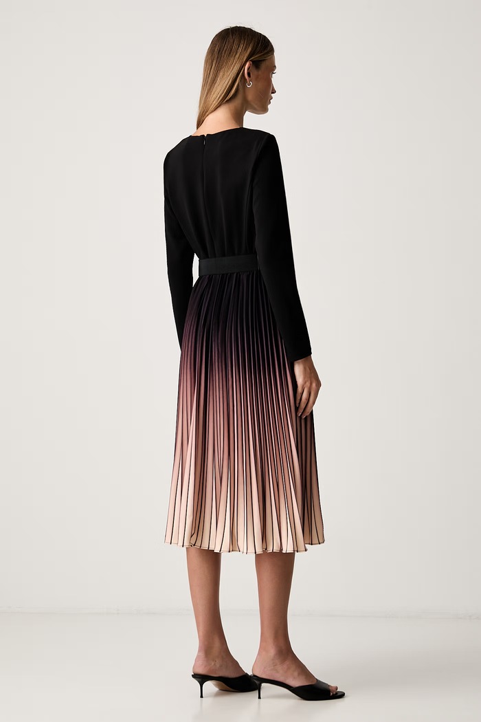 Odzież DKNY sukienka rozkloszowana DD6H1C24 czarny
