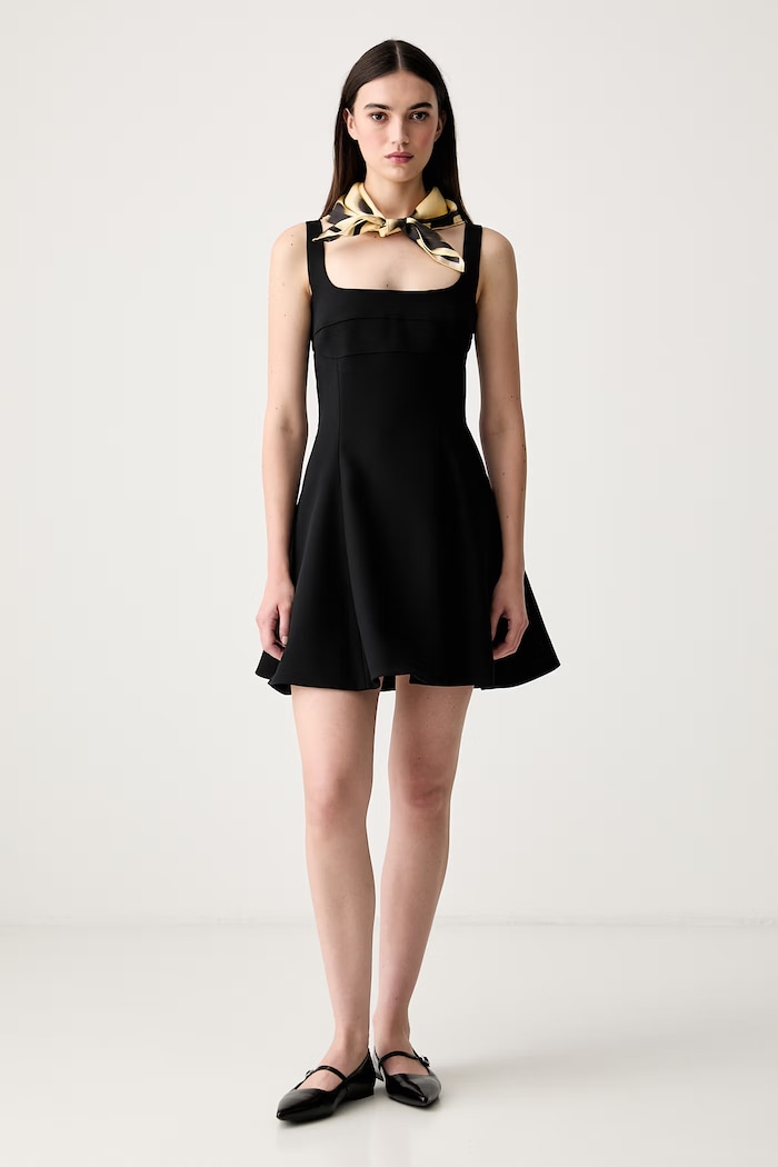 Stine Goya sukienka rozkloszowana SG.PF26.D292.2330 czarny AW26