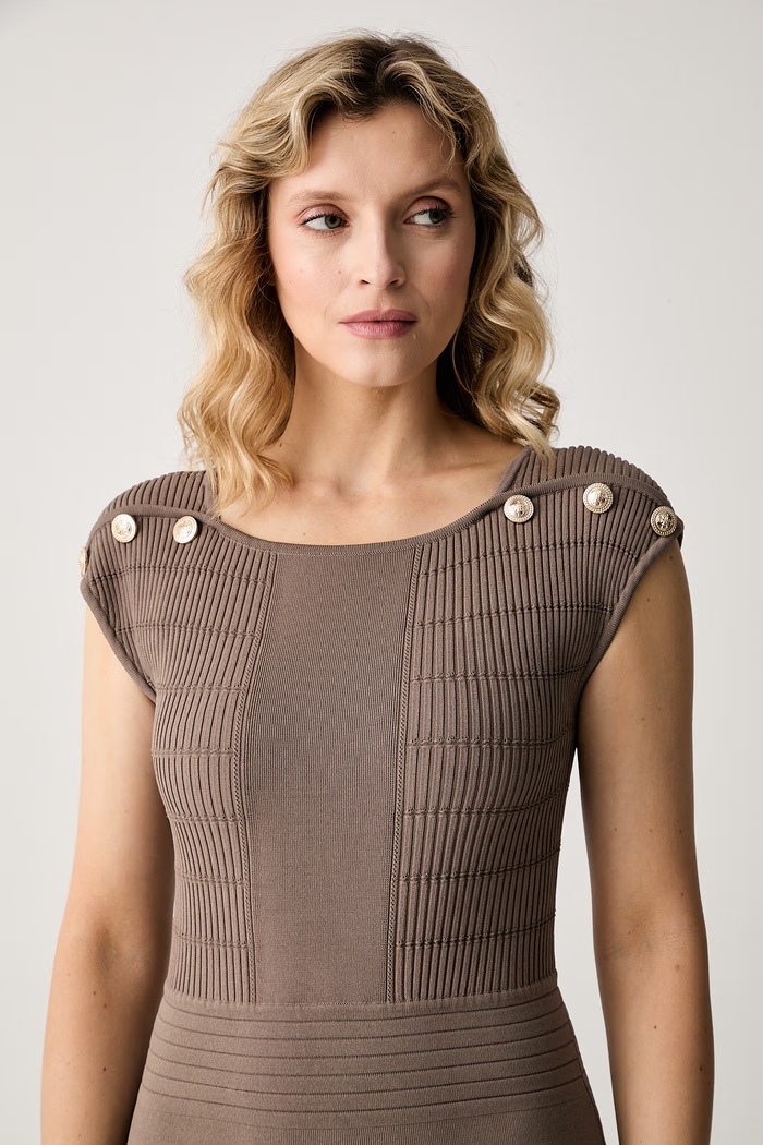 Guess vestito con viscosa CARMEN beige W6YK34.Z0969