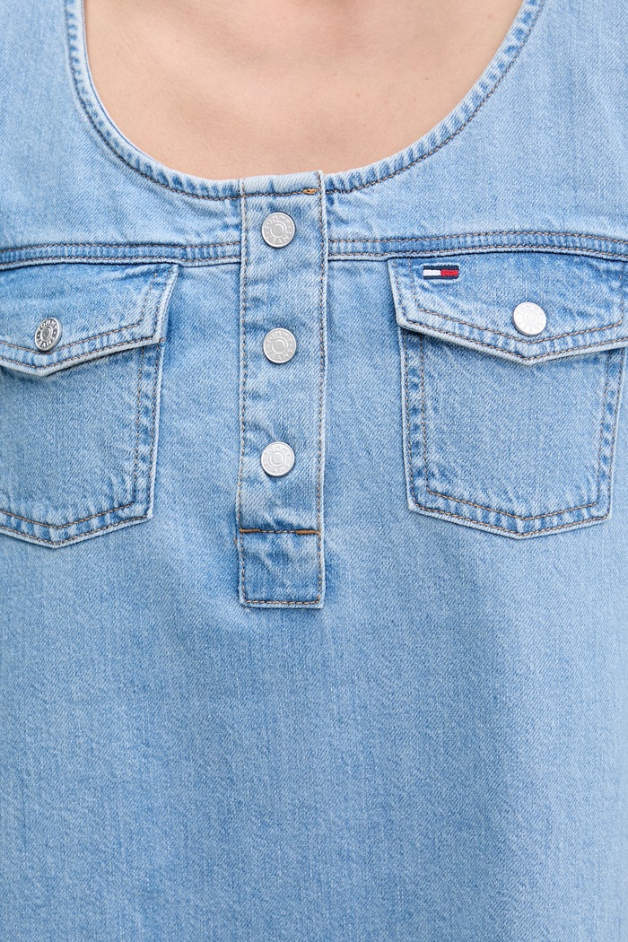 Tommy Jeans sukienka rozkloszowana jeansowa DW0DW22567 niebieski