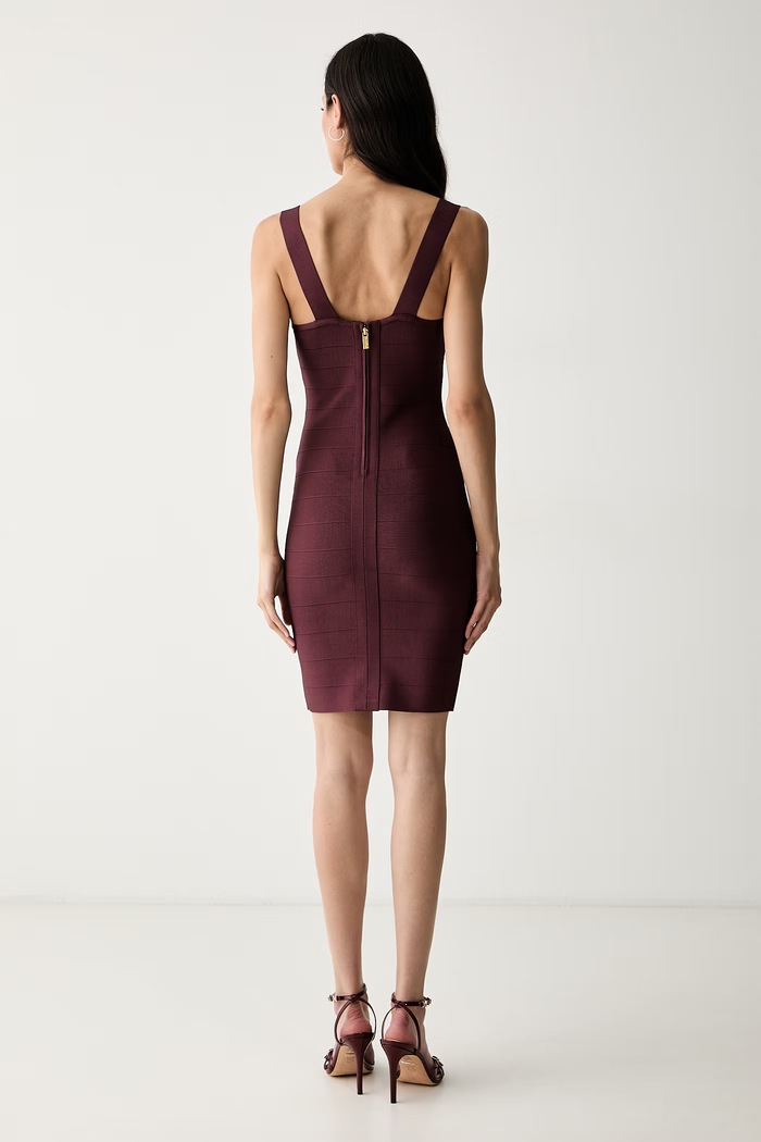 Oblečenie Marciano by Guess priliehavé šaty s viskózou NIKKI G6YK44.Z1111 burgundské