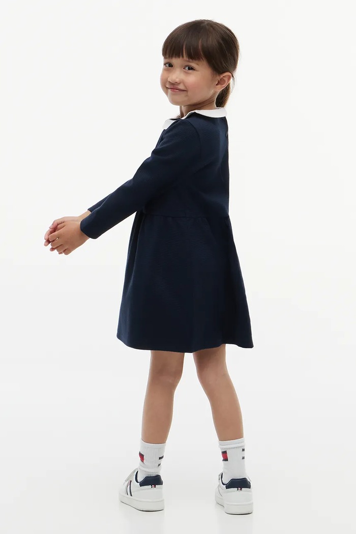 Tommy Hilfiger sukienka rozkloszowana z bawełną KG0KG09651.9BY2 granatowy AW26