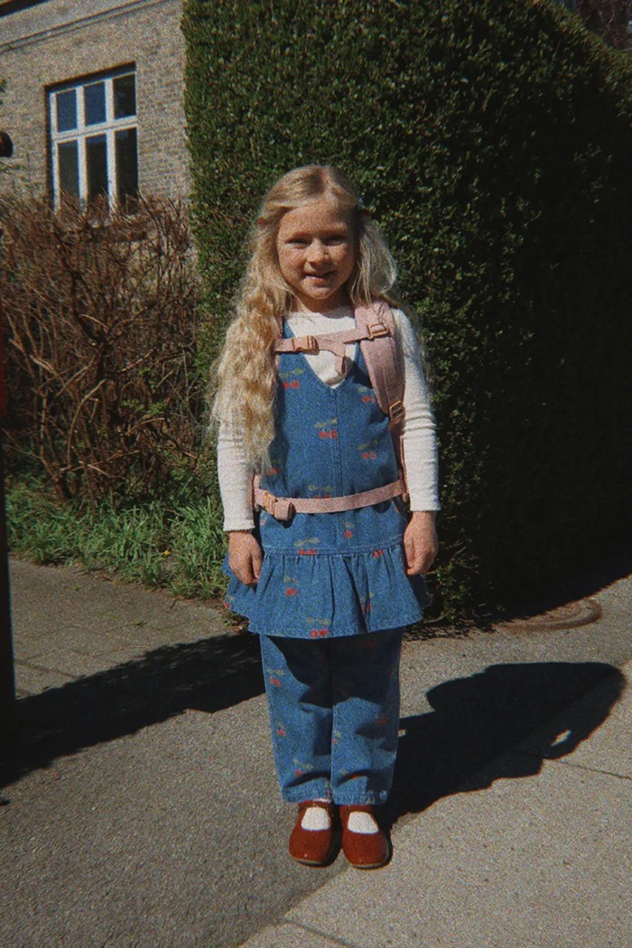 Konges Sløjd sukienka rozkloszowana bawełniana MAGOT DRESS GOTS granatowy KS107619.9BY2
