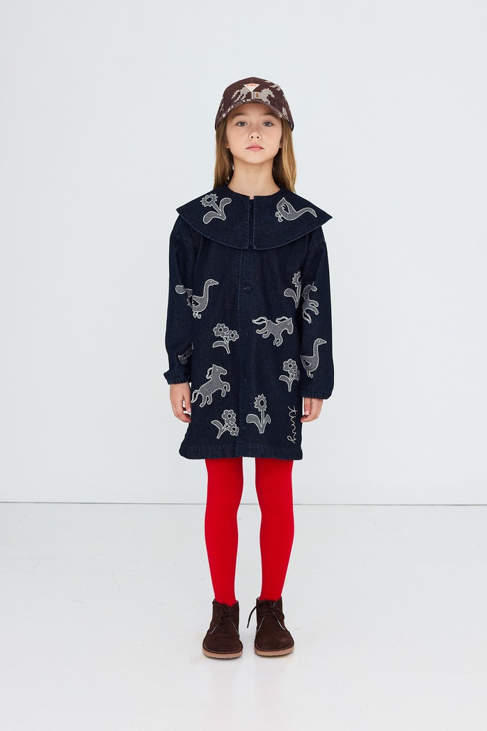 Tinycottons Sukienka bawełniana HORSES & FLOWERS DENIM DRESS czarny AW26.189