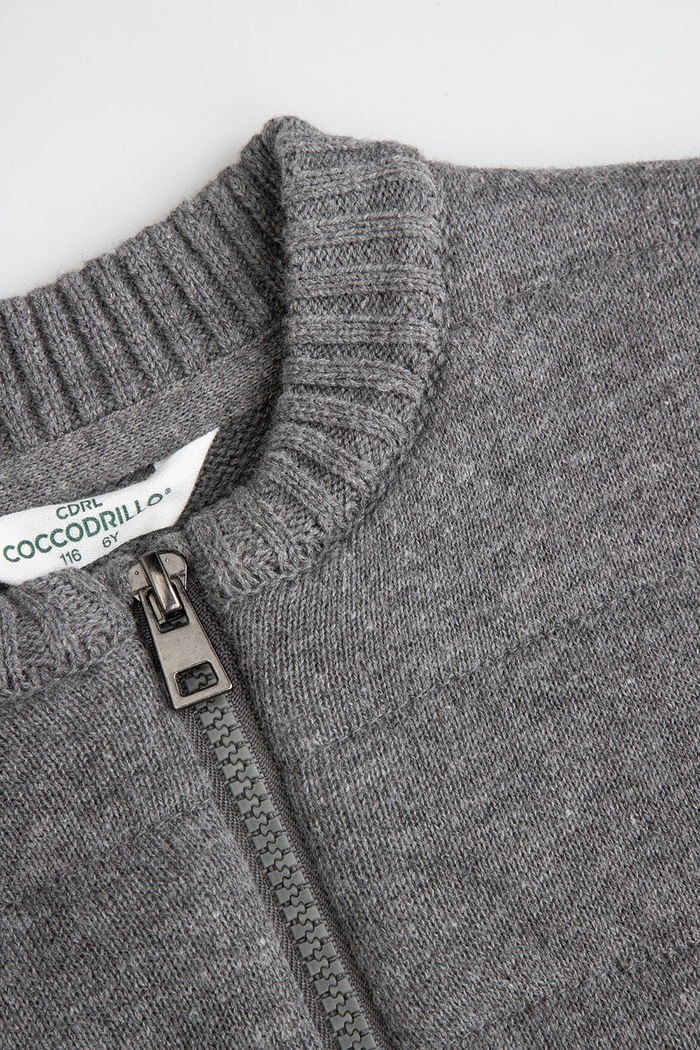 Chlapec Coccodrillo Sveter na zips detský s bavlnou ZC6172201GBK sivá