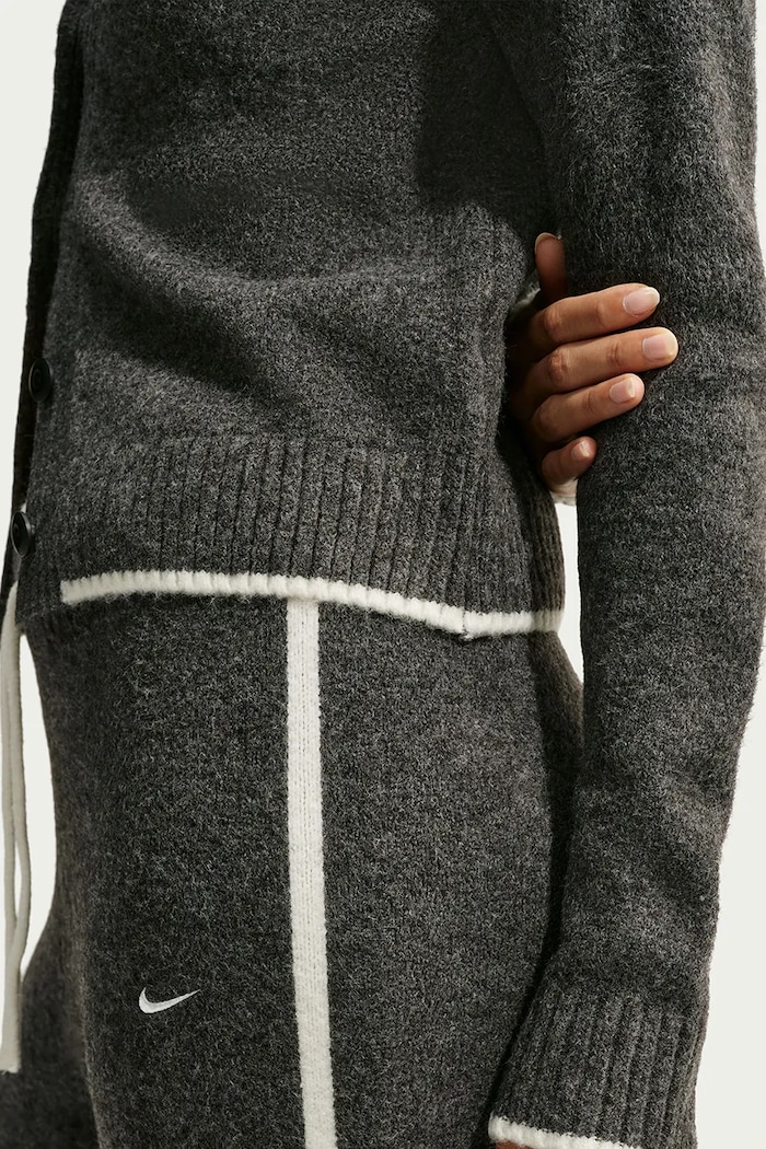 Kardigan damski z dodatkiem wełny Chill Knit Nike Sportswear czarny IM5513.032