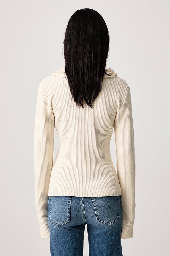 Odzież GANNI Ribbed Frill sweter z wełną merino damski A1040528 beżowy