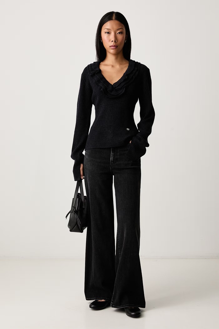 GANNI Ribbed Frill sweter z wełną merino damski A1040528 szary AW26
