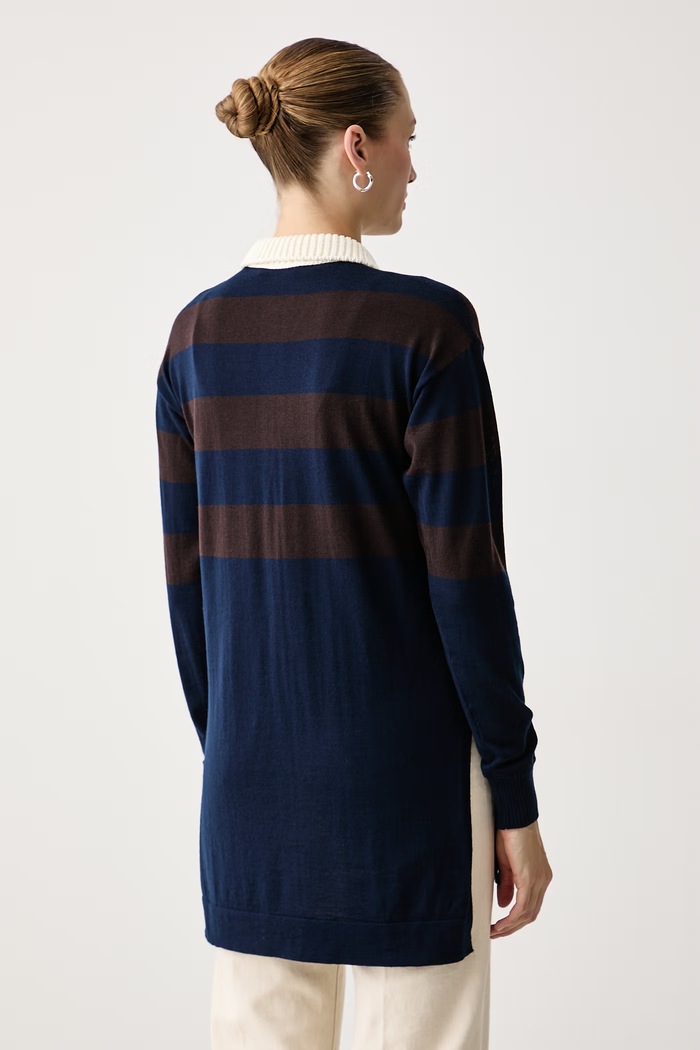 Odzież Max&Co. Sweter damski wełniany PANTERA 2626366033200 granatowy