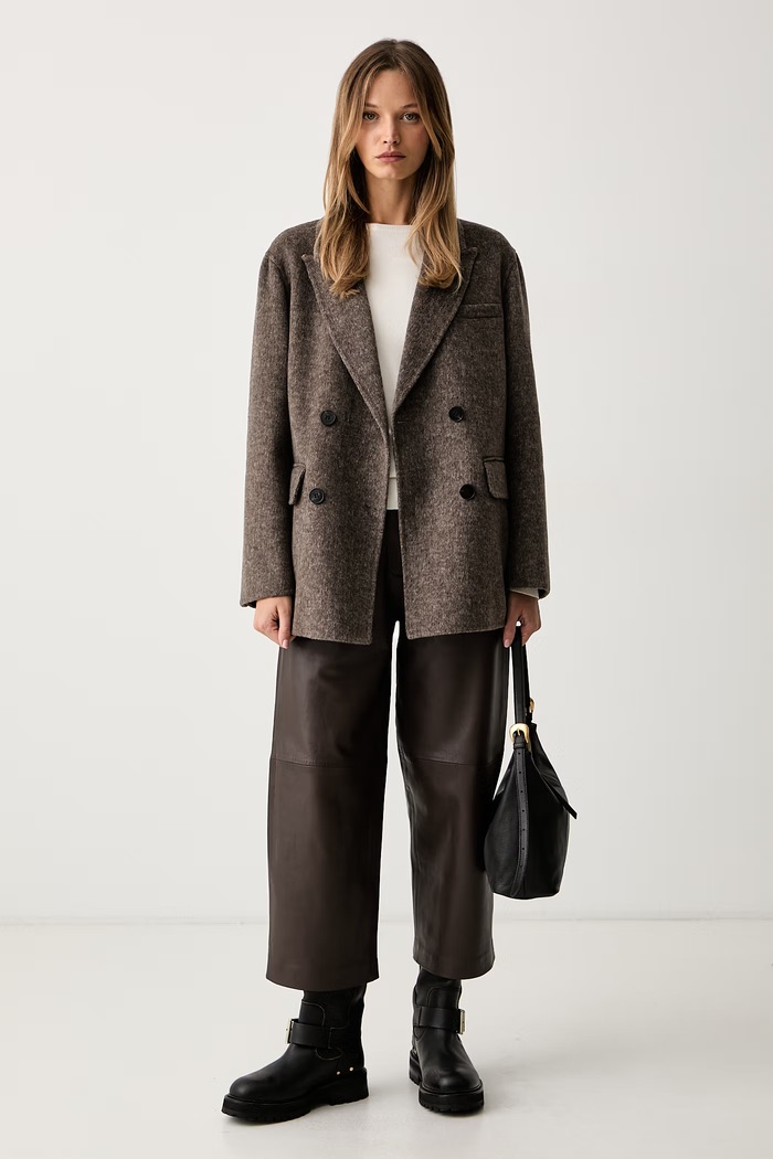 ViCOLO sweter damski z wiskozą 2AC2056 beżowy AW26