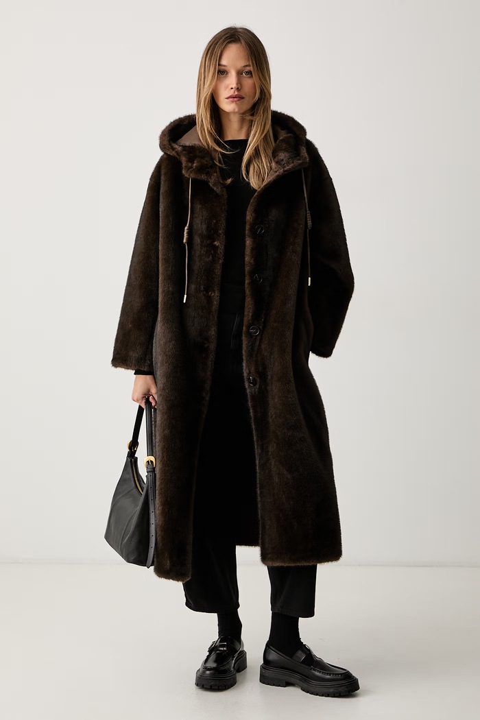 ViCOLO sweter damski z wiskozą 2AC2056 czarny AW26