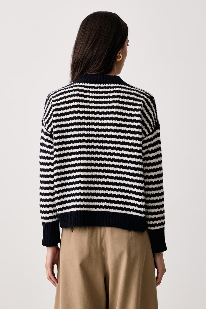 Odzież Weekend Max Mara Sweter damski wełniany WKDSPIGA 2625366202600 granatowy