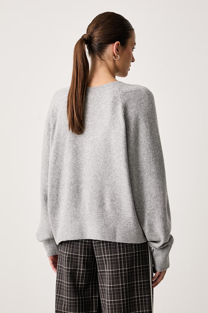 Odzież adidas Originals Sweter damski Essentials Knit IA4446 szary