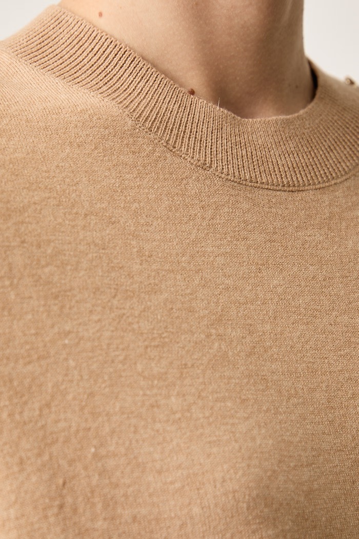 Sweter z krótkim rękawem damski z dodatkiem wełny Morgan beżowy MPIKO