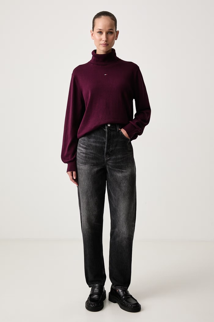 Tommy Jeans Dolčevita ženska pamučna DW0DW23361 bordo AW26