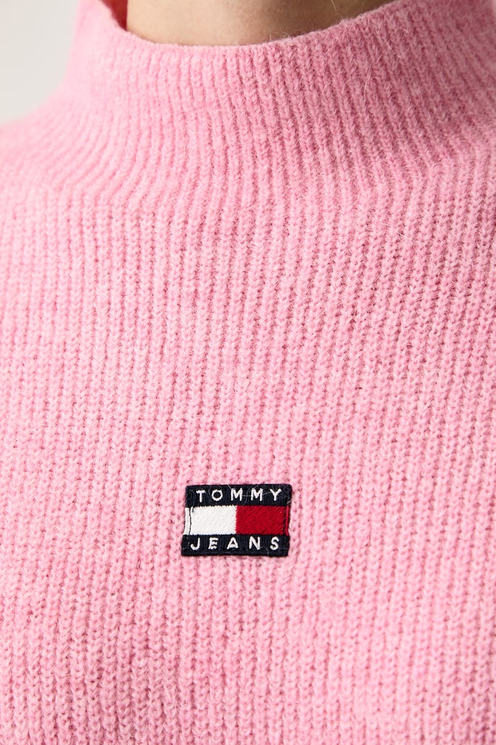 Sweter damski z wełną Tommy Jeans różowy DW0DW23349