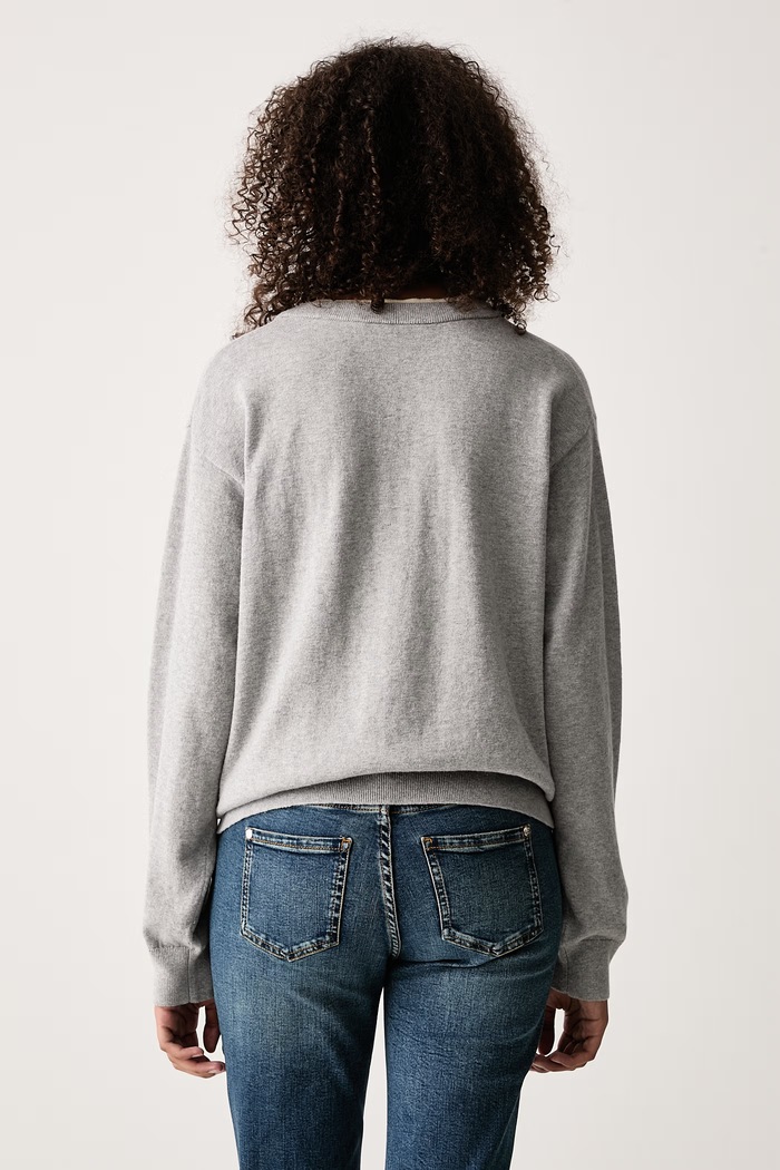 Odzież Calvin Klein Jeans Sweter damski z wełną LV047H371G szary