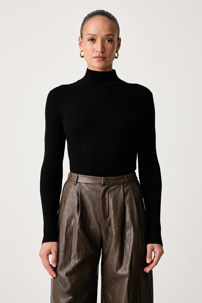 Calvin Klein Poludolčevita ženska vunena crna LV044H352G