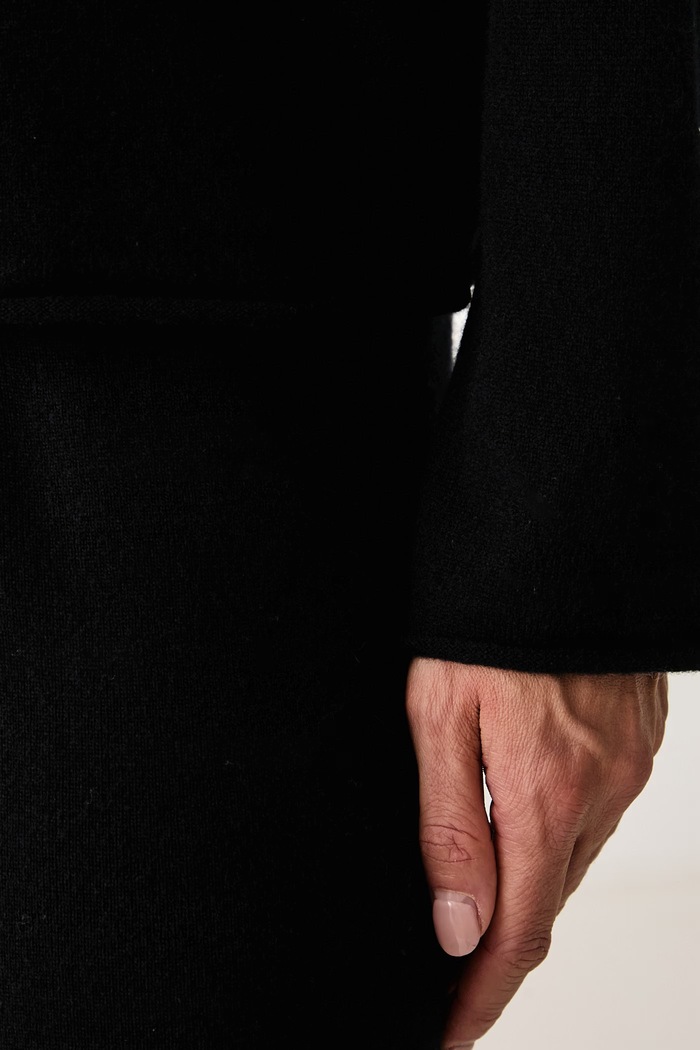 Sweter damski wełniany z dodatkiem kaszmiru United Colors of Benetton czarny 1I0FD10HQ