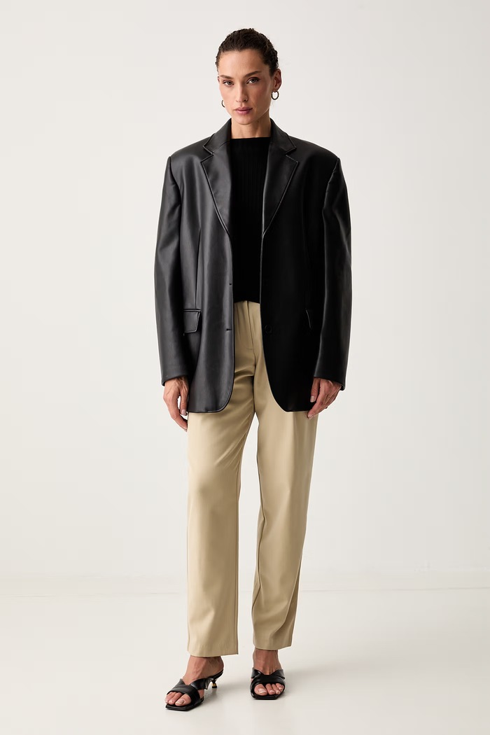 Armani Exchange пуловер дамски с вискоза XW002627.AF10352 черен AW26