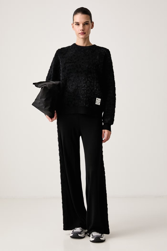 EA7 Emporio Armani Sweter lounge damski z dodatkiem wełny AF26685.7W001559 czarny AW26