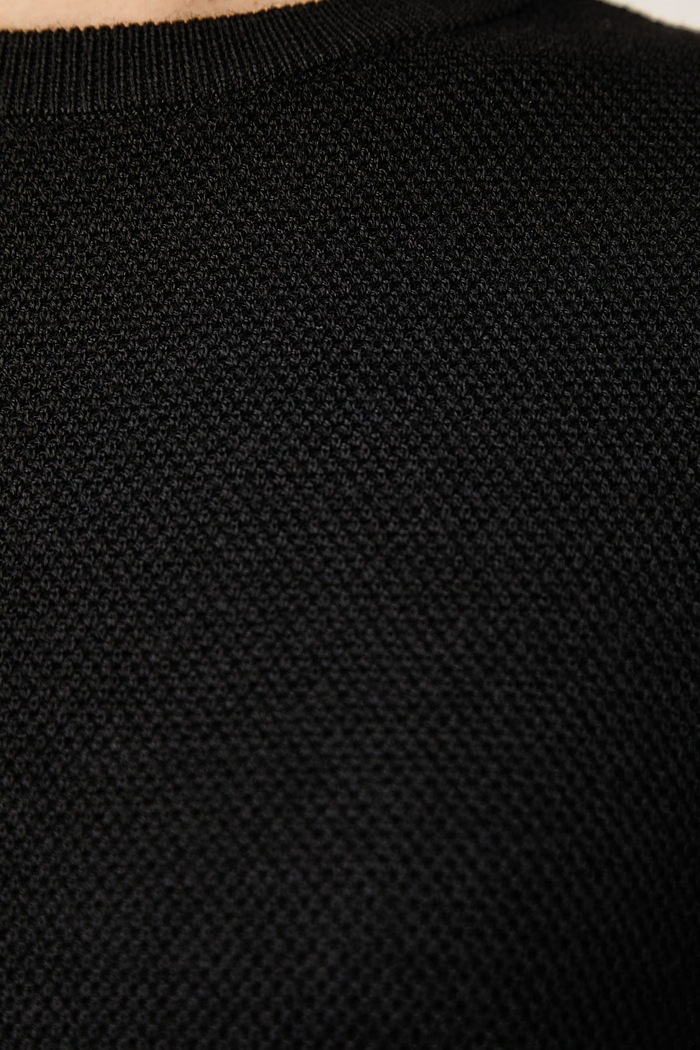 Sweter damski z dodatkiem wełny EA7 Emporio Armani czarny AF27824.7W001544