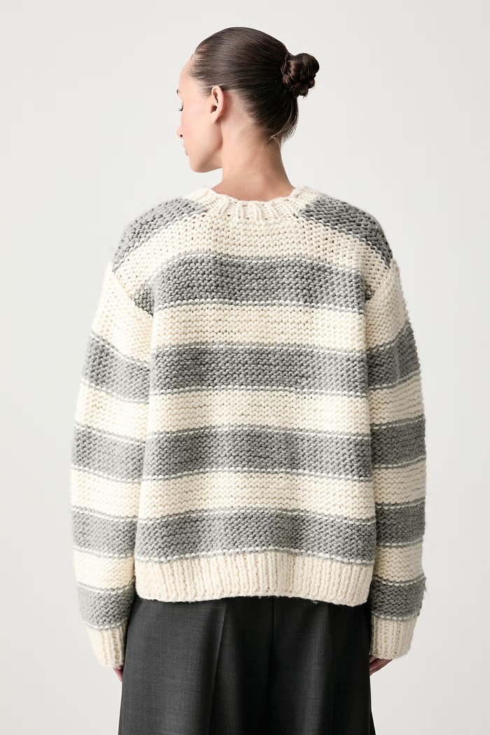 Stine Goya Sweter damski wełniany SG.AW26.K072.2497S szary AW26