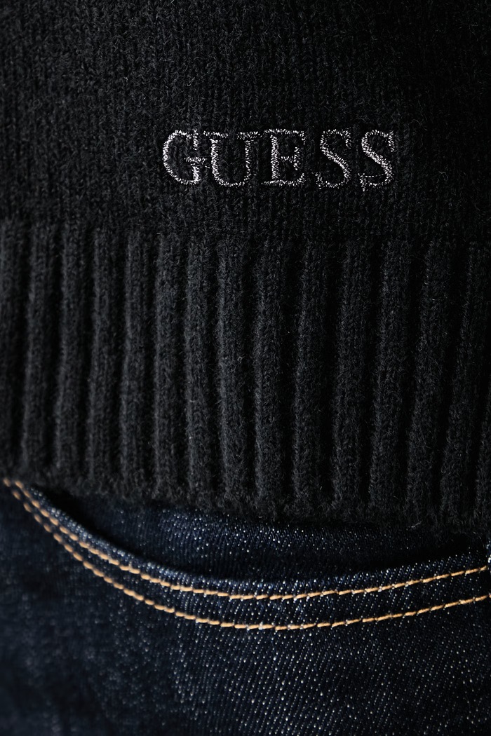 Πουλόβερ γυναικείο με πρόσμιξη μαλλιού AMELIE Guess μαύρο W6BR82.Z1918