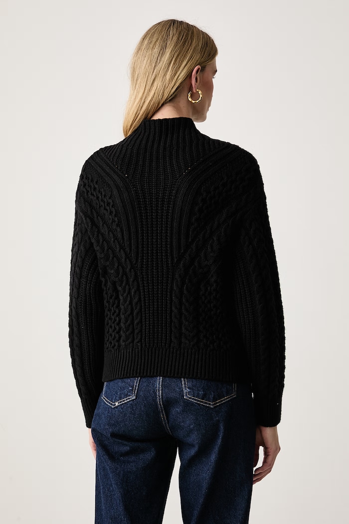 Oblečenie Guess Sveter dámsky s viskózou JESSIE W6BR45.Z1444 čierna