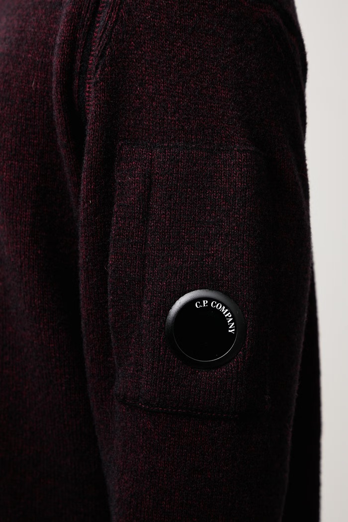 Sweter męski z dodatkiem wełny C.P. Company bordowy 21CMKN297A006170A